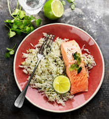 Pavés de saumon, riz coriandre et citron
