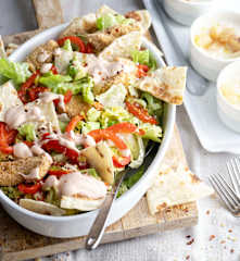 Menú: Ensalada con fajitas de pollo crujientes. Arroz de leche con peras caramelizadas