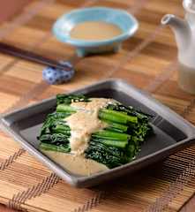日式胡麻菠菜