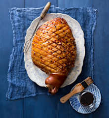 Pineapple and orange glazed ham (MEATER+®)