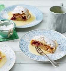 Apfel-Brombeer-Strudel