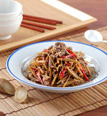 牛蒡炒牛肉絲