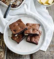 Brownie de três chocolates