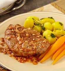 Jehněčí plátky s citrónovými bramborami