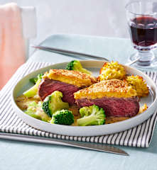 Rinderfilet Strindberg mit Herzogin-Kartoffeln und Brokkoli