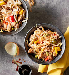 Rindfleisch süß-sauer mit Reisnudeln