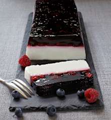 Joghurt-Beeren-Terrine