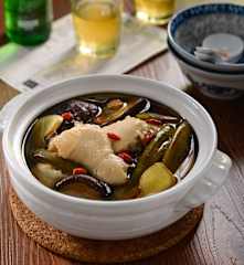 剝皮辣椒香菇雞湯