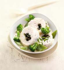 Boudins de poisson aux épinards et légumes vapeur