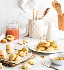 Scones rellenos con mermelada y mascarpone