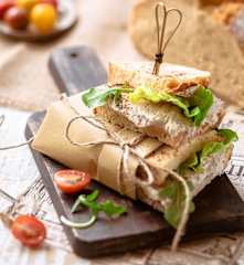 Club sandwich au thon