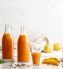 Jugo de papaya y mango