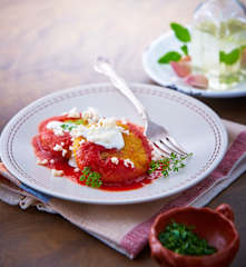 Plátanos machos rellenos de picadillo