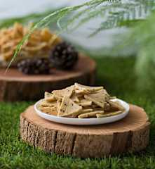 Crunchy rice crackers