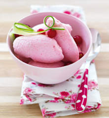 Glace concombre groseille