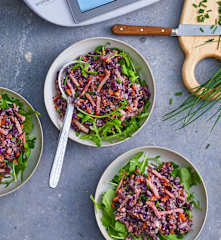 Salade de chou rouge, carottes et boulgour à l'asiatique