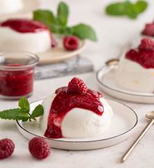 Timbale cytrynowe z sosem malinowym