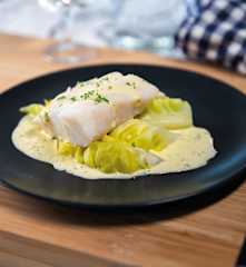 Dampet Torsk med Spisskål og Sandefjorsmør