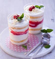 Himbeer-Quark-Törtchen aus dem Glas