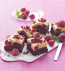 Brownie con cheesecake de frambuesa