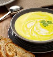 Bramborová krémová polévka se zeleninou