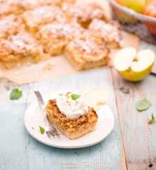 Jablečný koláč s drobenkou z těsta