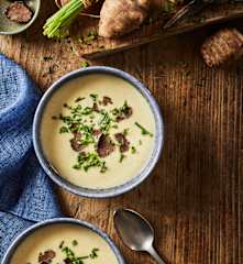 Getrüffeltes Topinambur-Süppchen