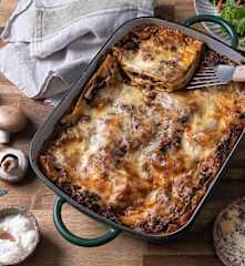 Meat-free mushroom lasagne