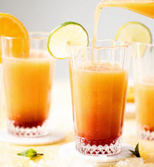 Ponche de frutas con ron jamaicano