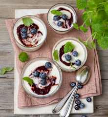 Milchreiscreme mit Heidelbeeren