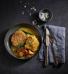 Pollo al curry caraibico con ananas e riso