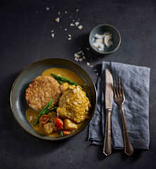 Karibisches Hähnchen-Curry mit süßem Reis