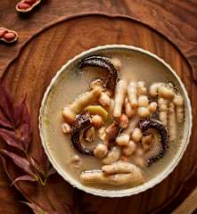 香菇鸡爪花生汤