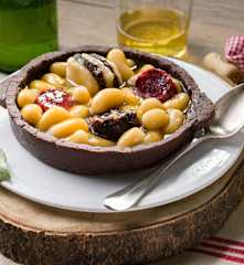 Fabada asturiana de mazapán