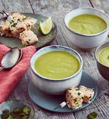 Soupe d'asperges et brochette de saumon