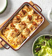 Naleśniki z warzywami zapiekane pod sosem beszamelowym