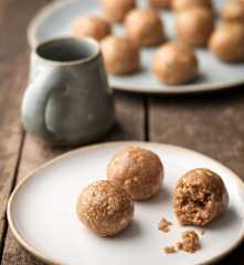 Peanut Butter Natural Energy Balls