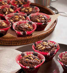 Muffin con prugne e pinoli