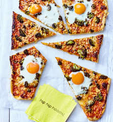 Gemüse-Pizza mit Spiegelei