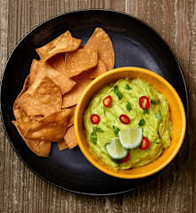 Guacamole com nachos