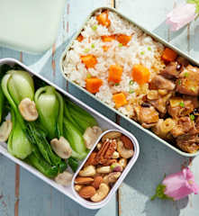 豆豉排骨配红薯饭便当