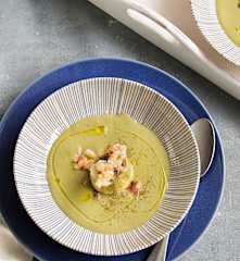 Alcachofa en su crema con gambas y jamón