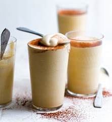 Mousses glacées au café et à la cardamome
