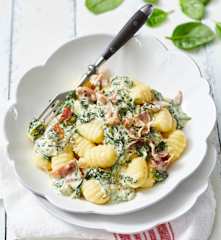 Schinken-Spinat-Gnocchi in Rahmsauce