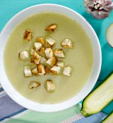 Polévka zelená cuketová