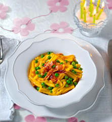 Caserecce con pisellini freschi e bacon croccante