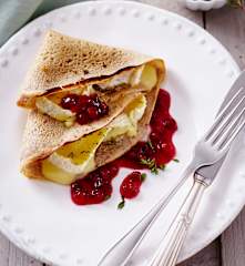 Buchweizencrêpes mit Camembert