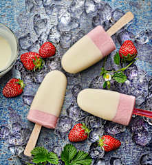 Sucettes glacées à la fraise