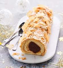 Bûche roulée au caramel au beurre salé et croustillant praliné