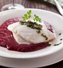 清蒸圓鱈佐甜菜泥